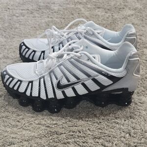 Nike White and Black Dynamic Sneakers